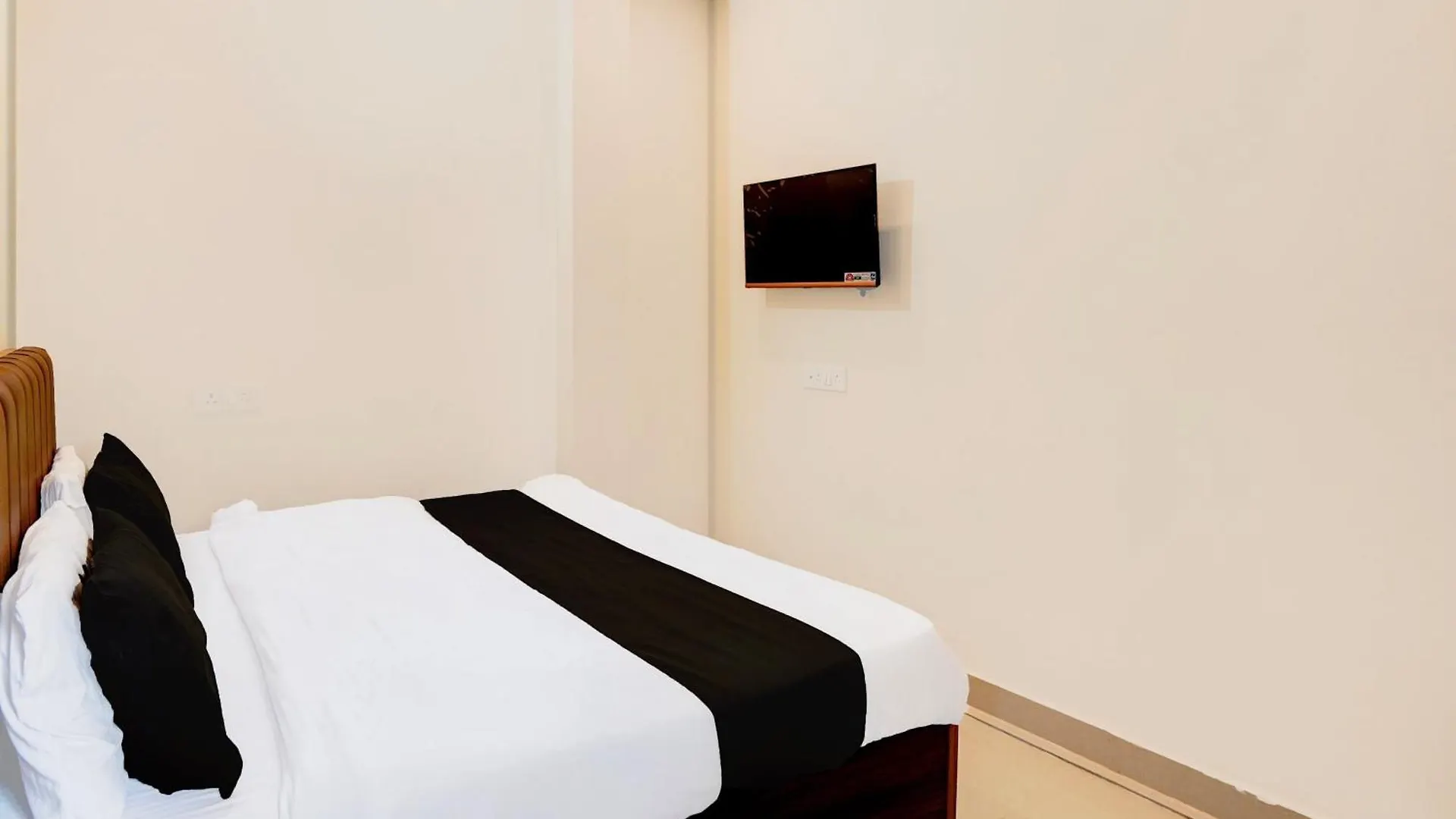 Super Hotel O Back Packers Stay Варанаси