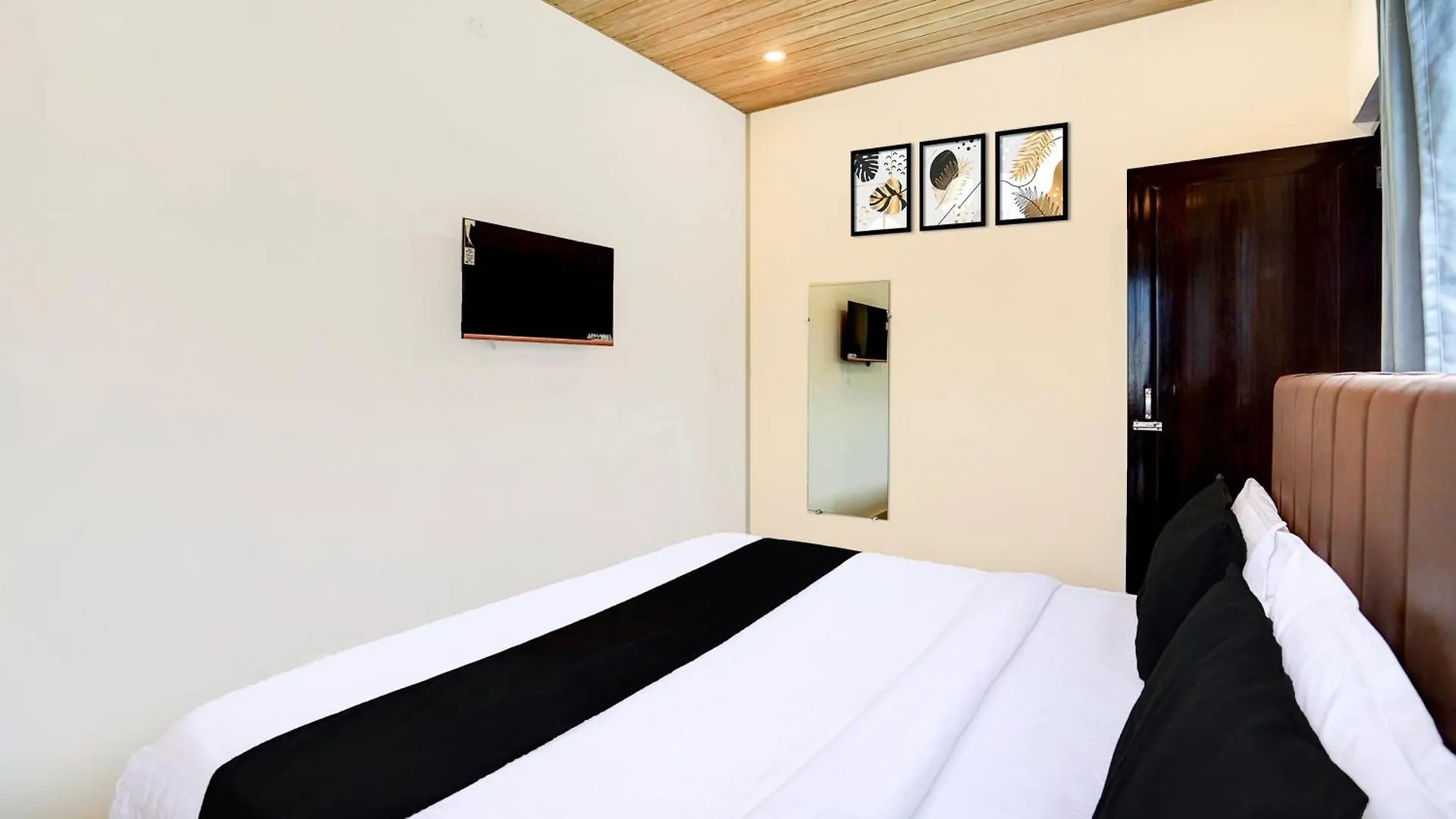 Super Hotel O Back Packers Stay Варанаси 3*,