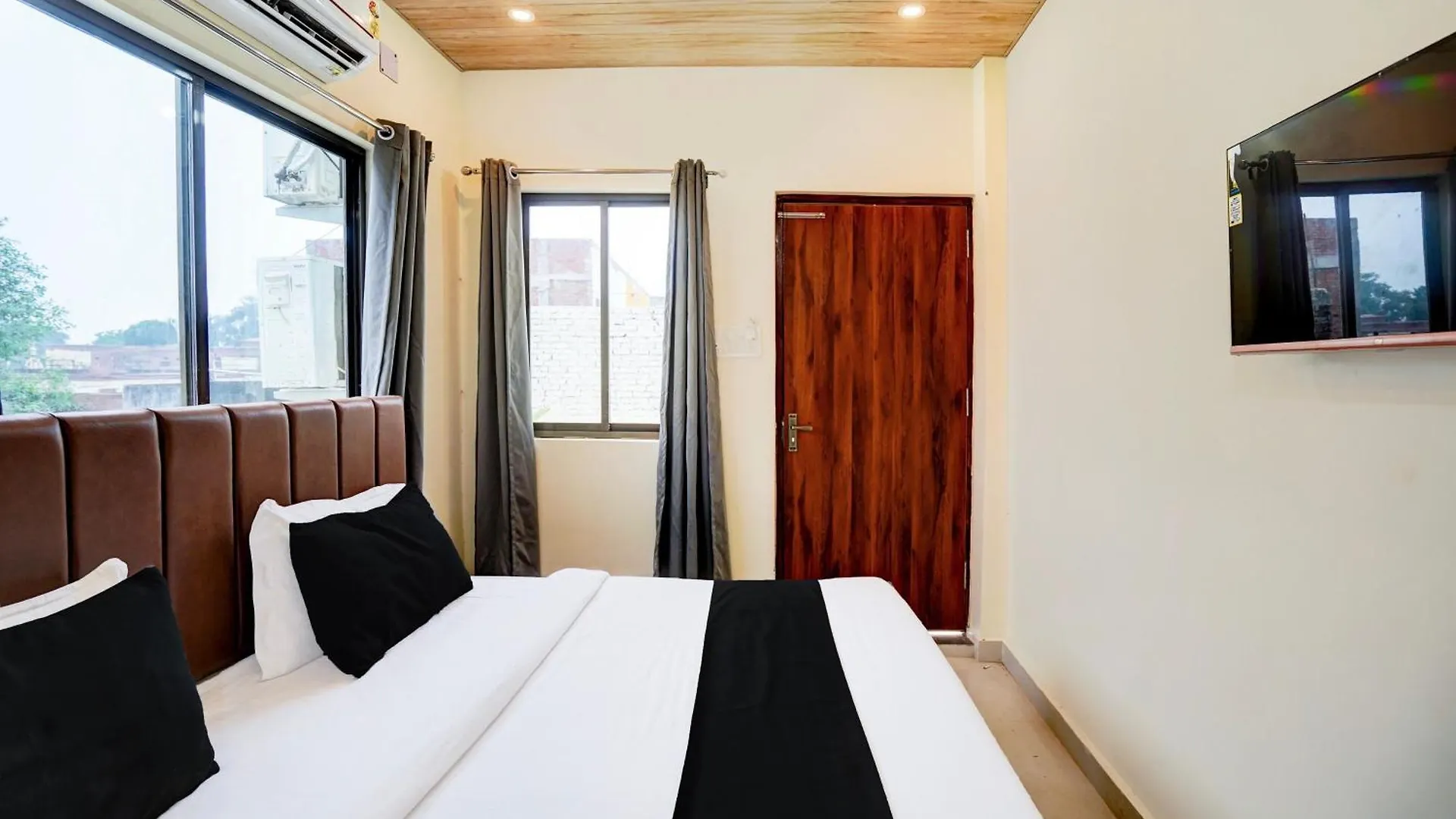 Super Hotel O Back Packers Stay Варанаси
