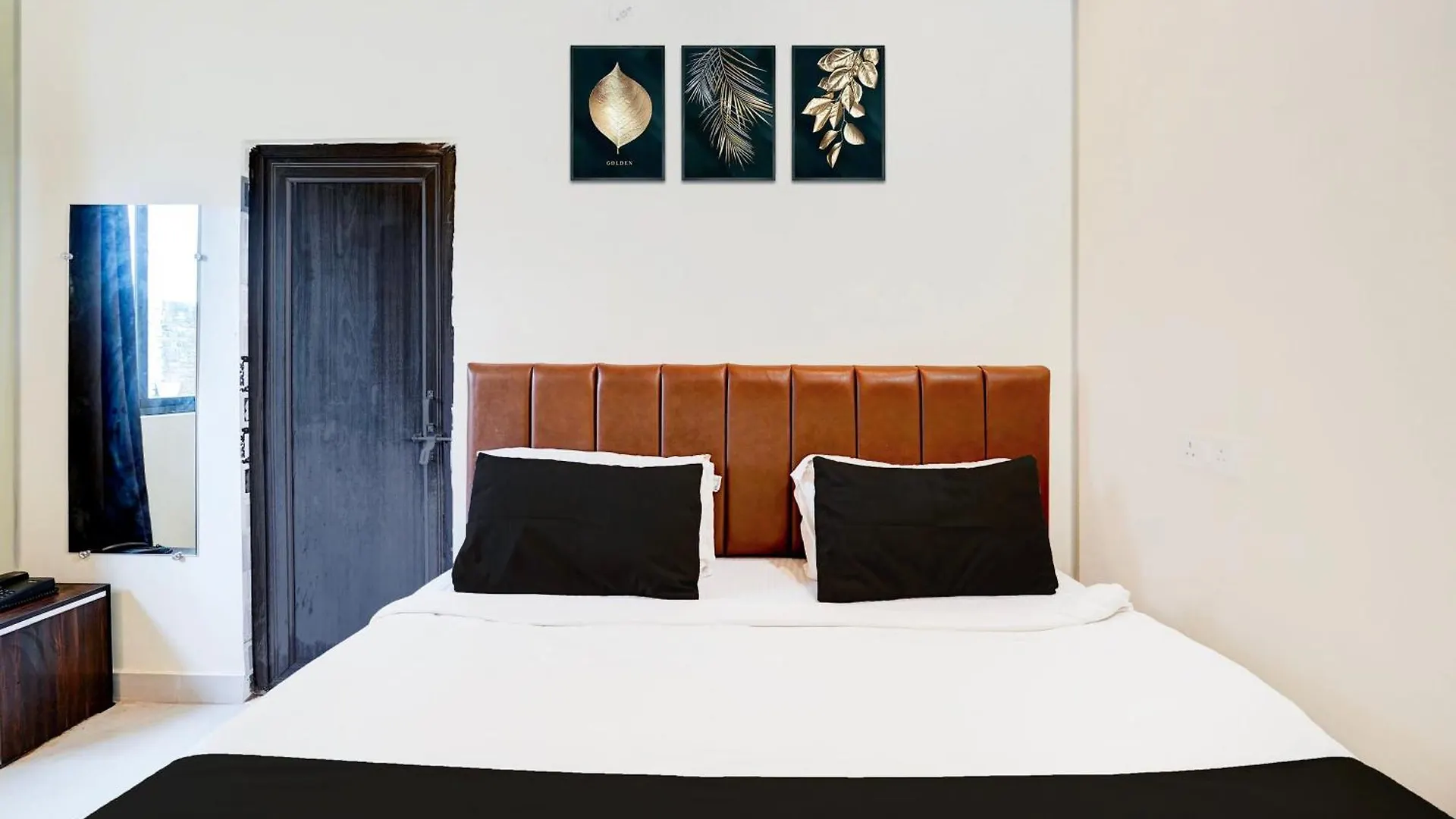 Super Hotel O Back Packers Stay Варанаси Индия