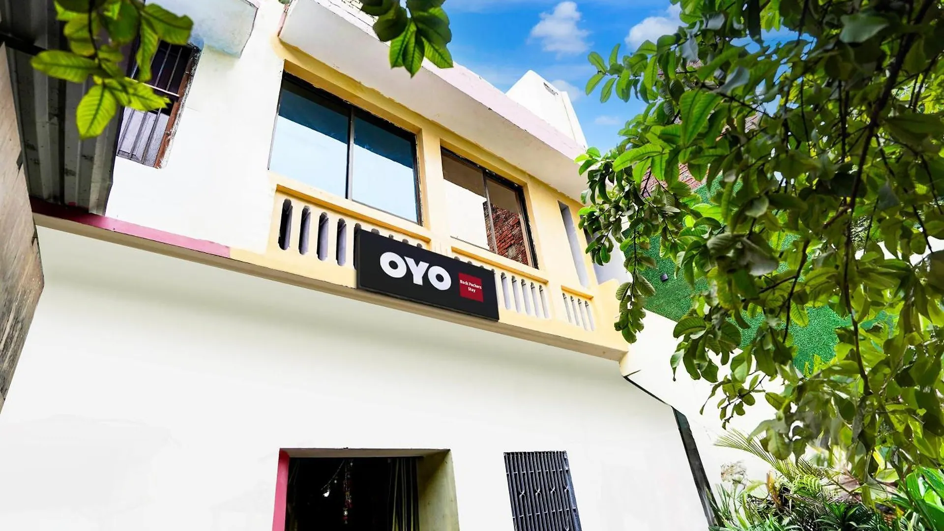 Super Hotel O Back Packers Stay Варанаси